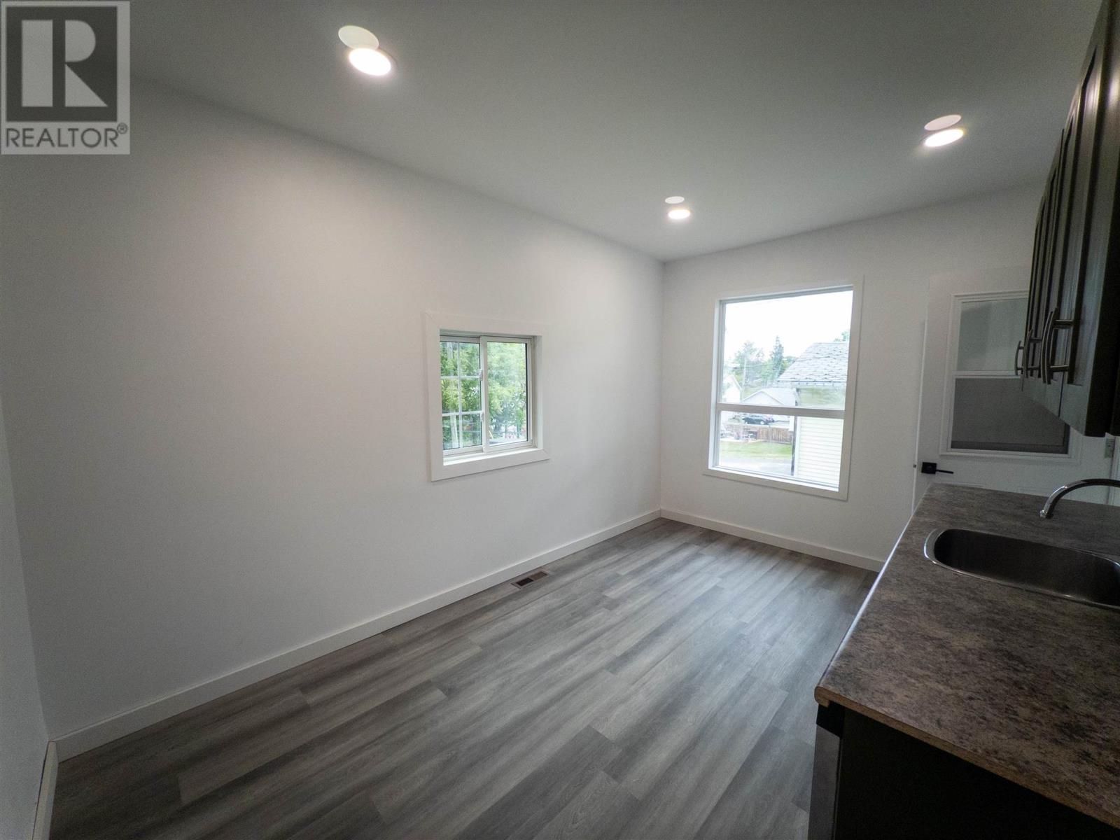 518 Sixth Avenue South, Kenora, Ontario  P9N 2C5 - Photo 3 - TB251535