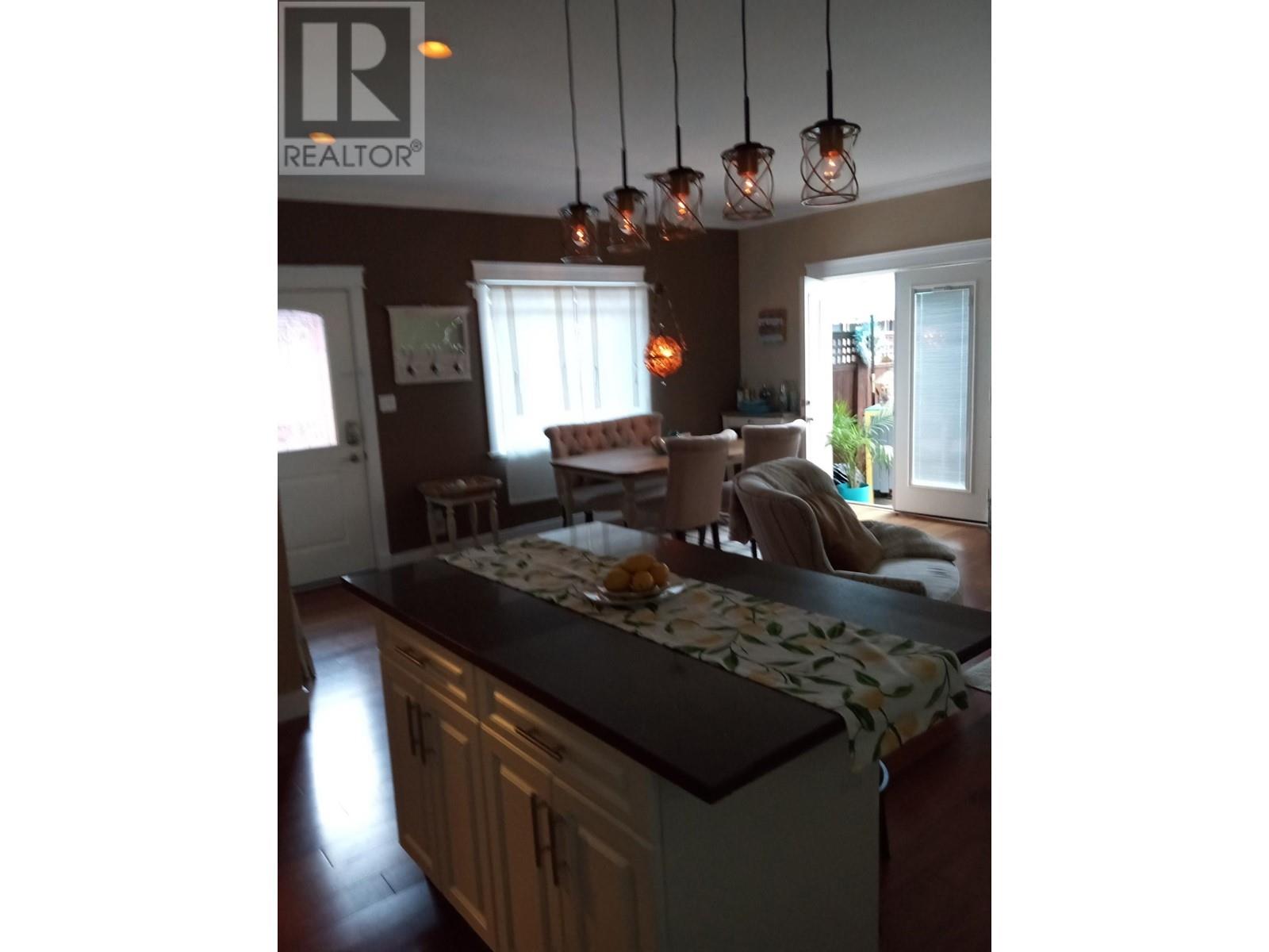 764 Gerussi Lane, Gibsons, British Columbia  V0N 1V7 - Photo 10 - R3011712