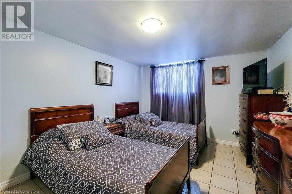 8 Basswood Court, Stoney Creek, Ontario  L8E 2V1 - Photo 34 - 40736421