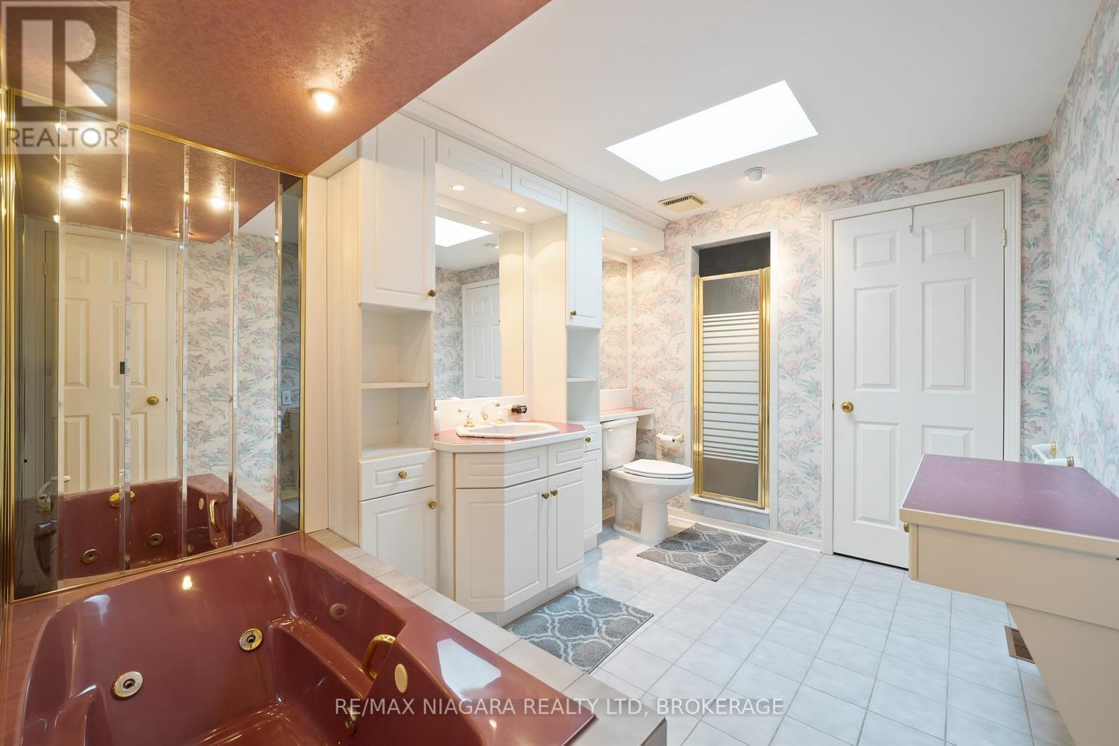 2 - 10 Elderwood Drive, St. Catharines (Grapeview), Ontario  L2S 3G3 - Photo 18 - X12201884