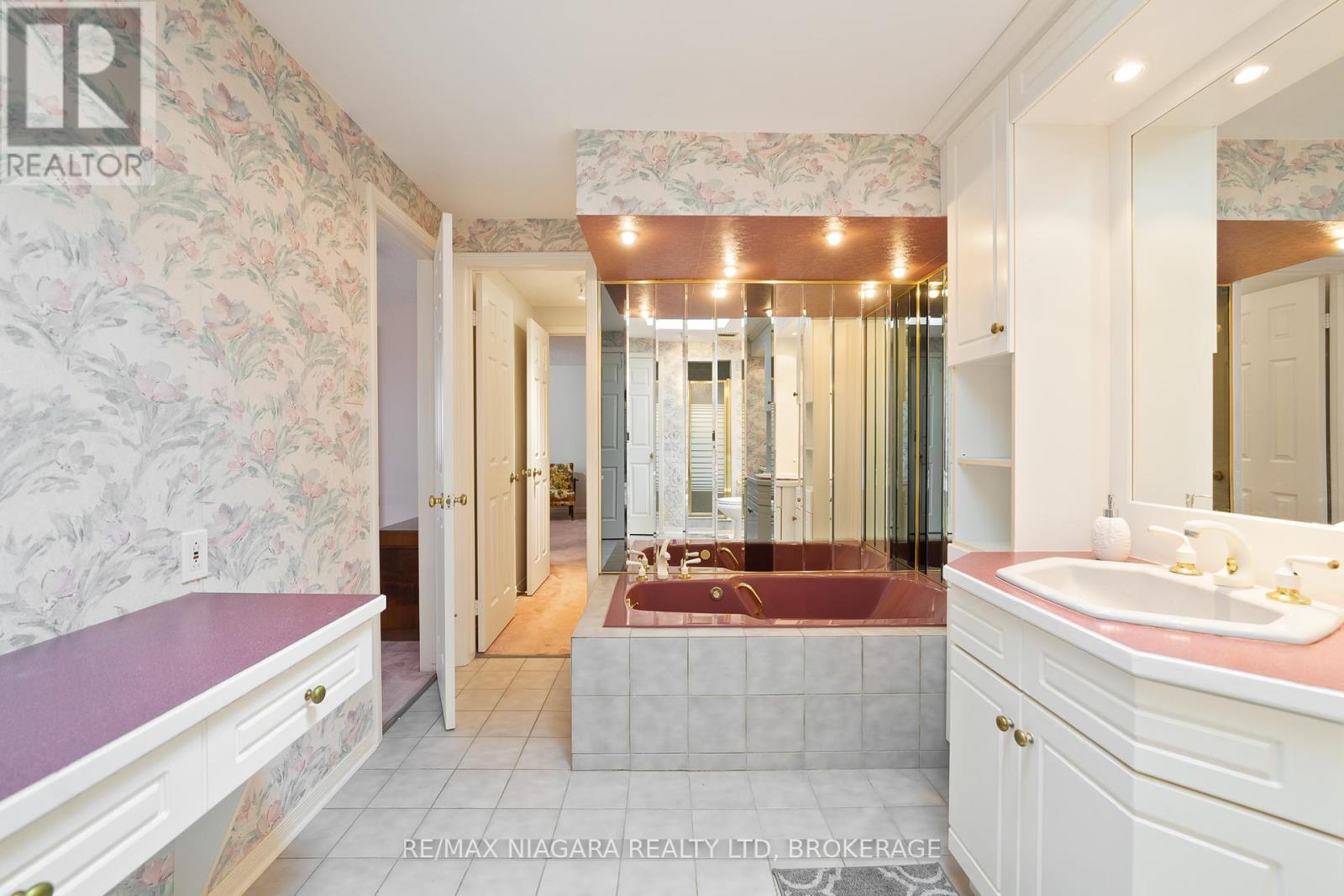 2 - 10 Elderwood Drive, St. Catharines (Grapeview), Ontario  L2S 3G3 - Photo 20 - X12201884