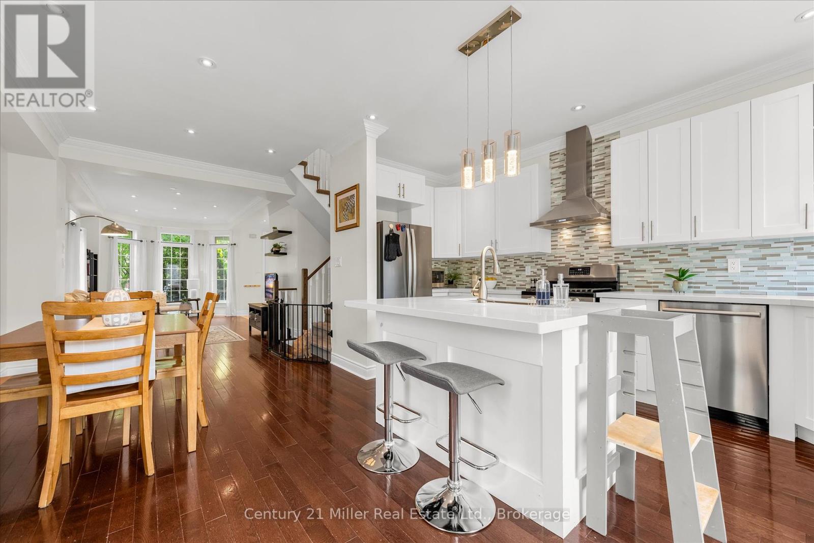 138 Gatwick Drive, Oakville (Ro River Oaks), Ontario  L6H 6N3 - Photo 10 - W12201782