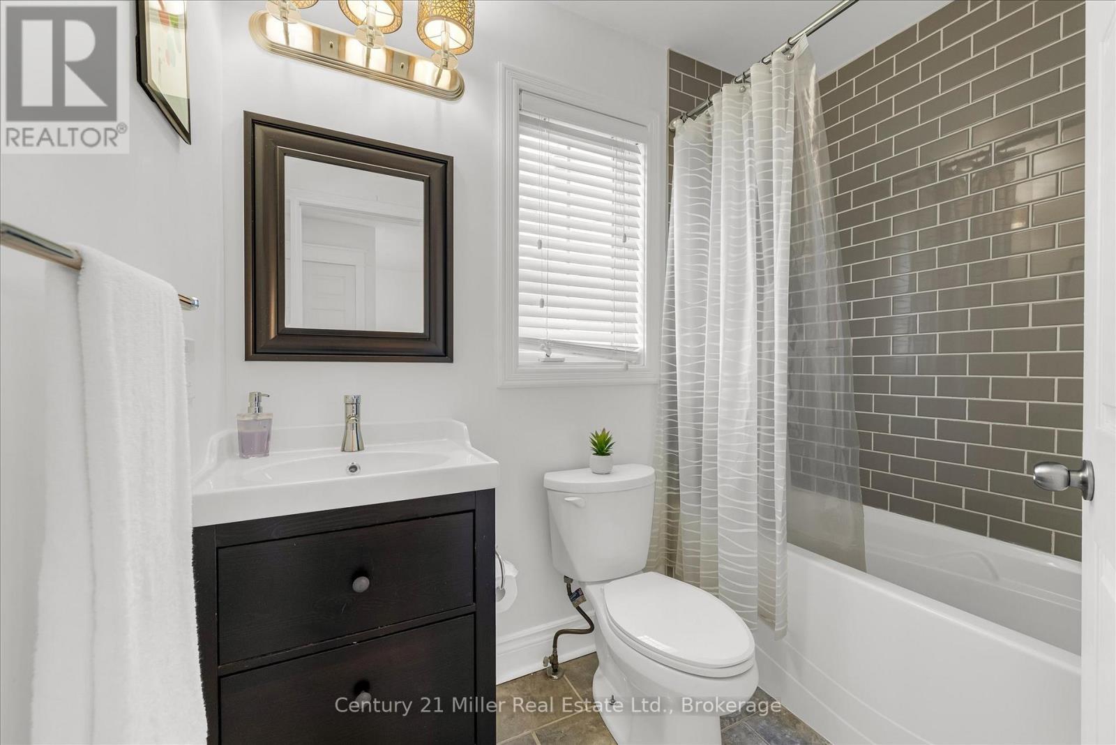 138 Gatwick Drive, Oakville (Ro River Oaks), Ontario  L6H 6N3 - Photo 22 - W12201782