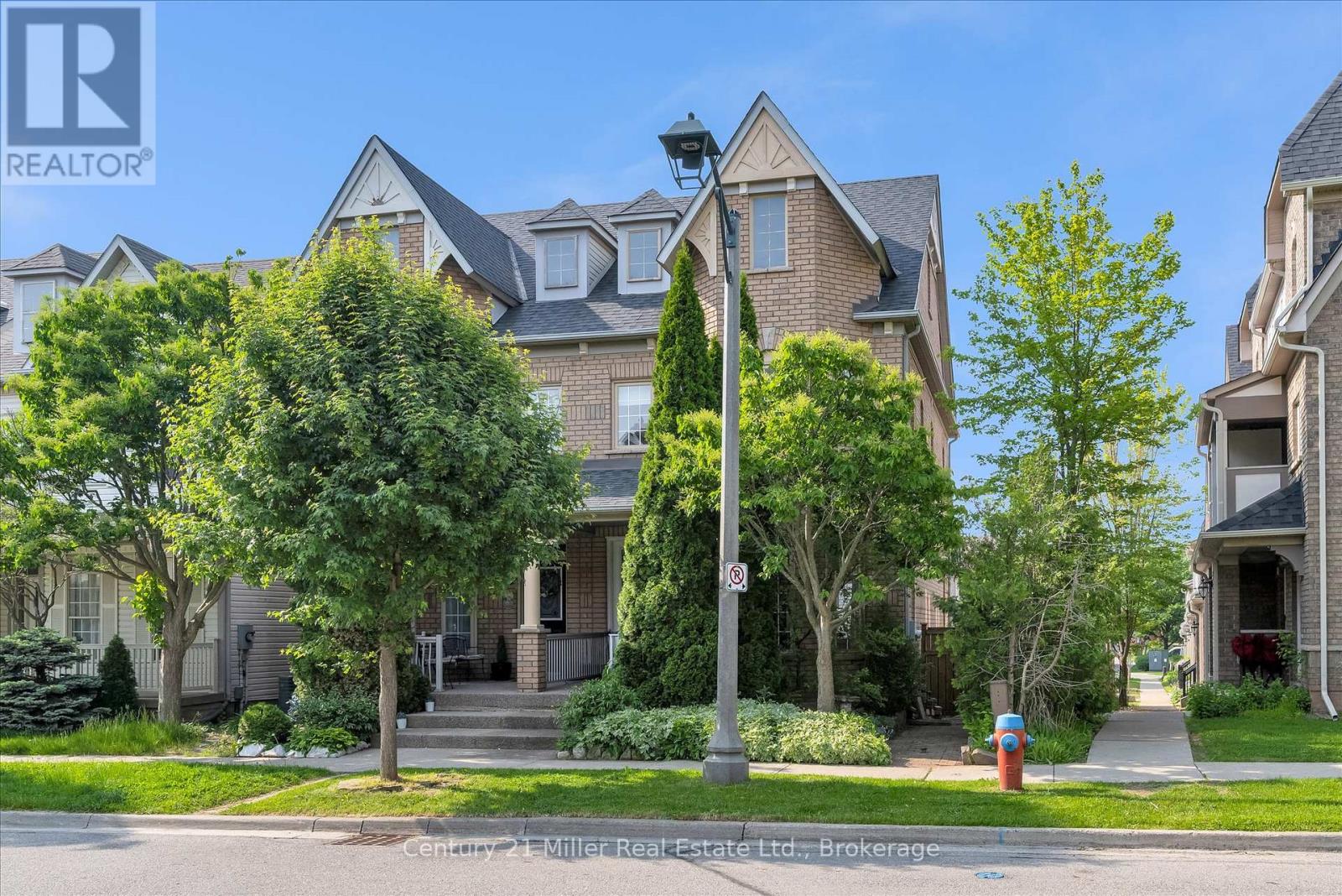 138 Gatwick Drive, Oakville (Ro River Oaks), Ontario  L6H 6N3 - Photo 3 - W12201782