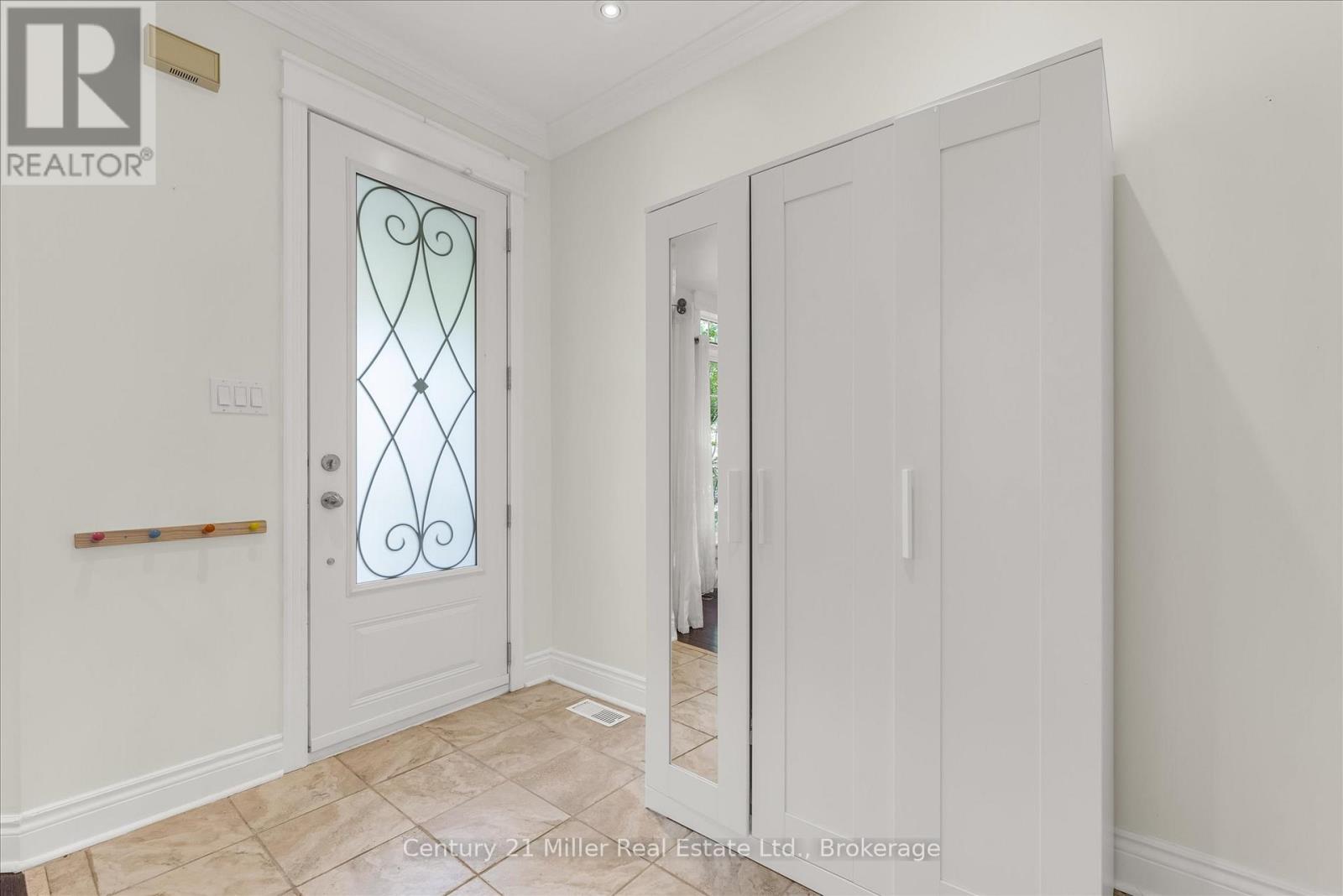 138 Gatwick Drive, Oakville (Ro River Oaks), Ontario  L6H 6N3 - Photo 4 - W12201782