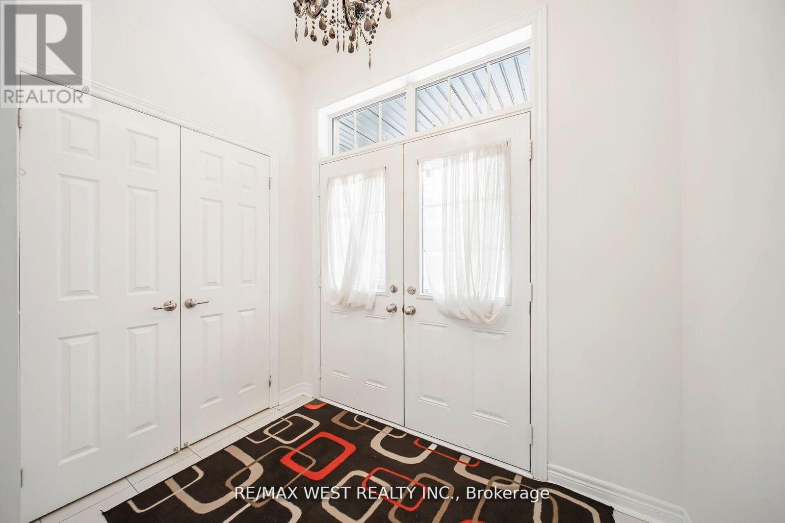 213 Sarah Cline Drive, Oakville, Ontario  L6M 0T8 - Photo 7 - W12201513