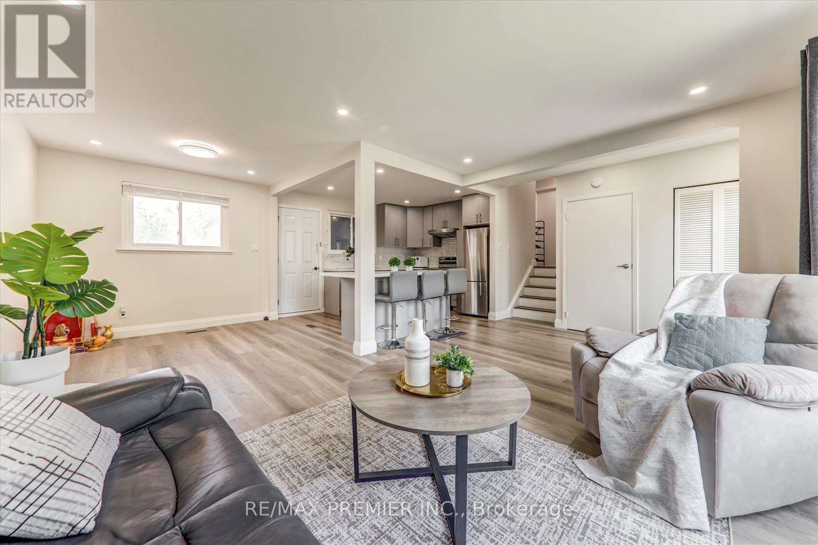 25 Secroft Crescent N, Toronto, Ontario  M3N 1R5 - Photo 13 - W12201523