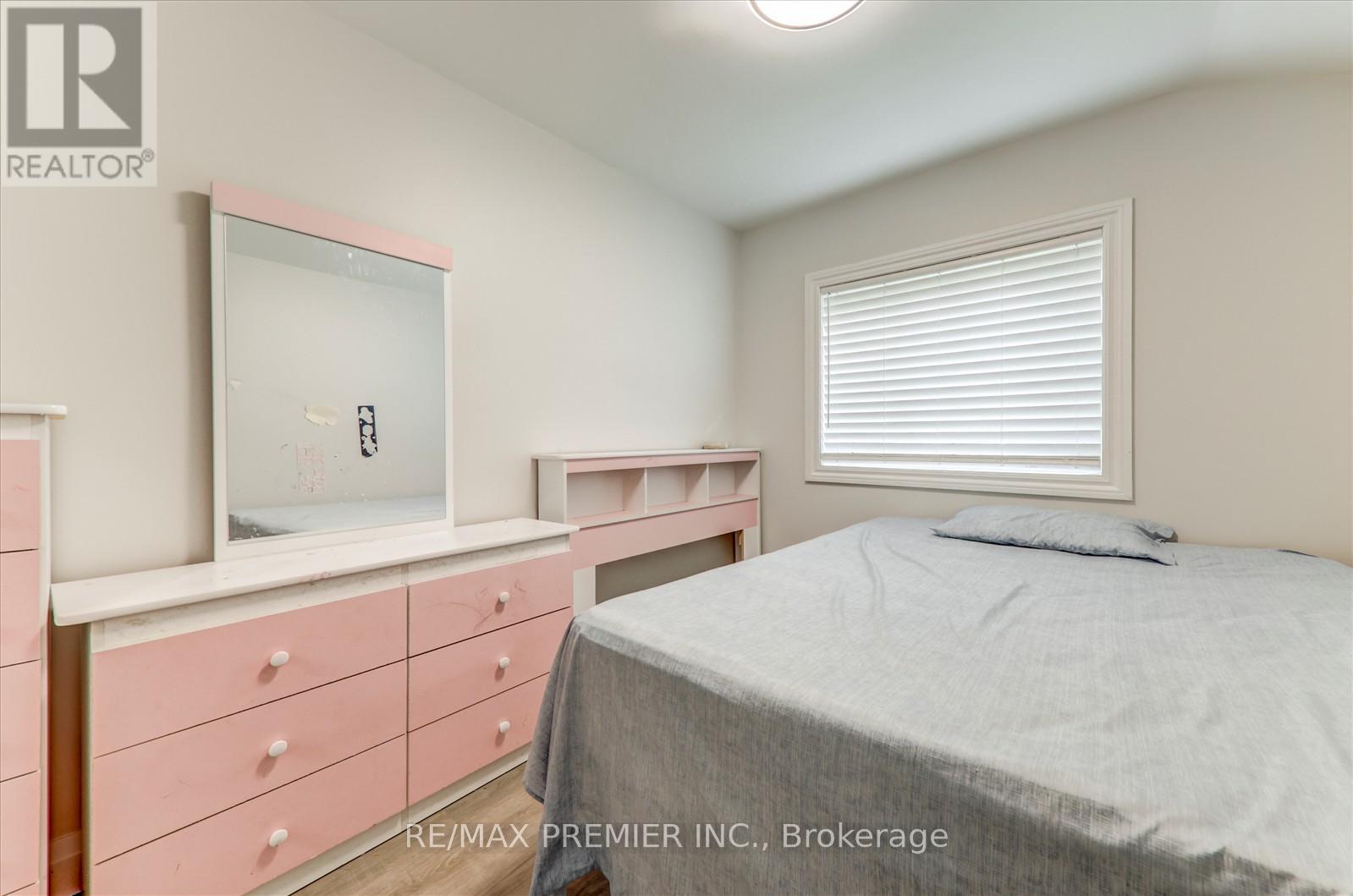 25 Secroft Crescent N, Toronto, Ontario  M3N 1R5 - Photo 23 - W12201523