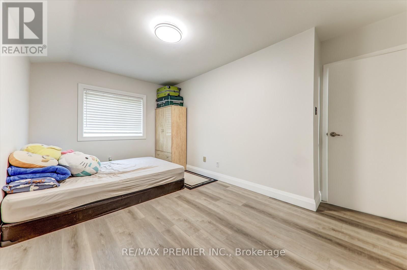 25 Secroft Crescent N, Toronto, Ontario  M3N 1R5 - Photo 25 - W12201523