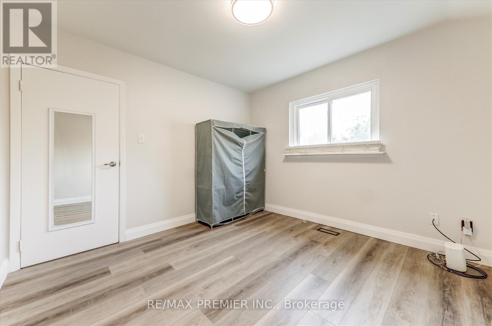 25 Secroft Crescent N, Toronto, Ontario  M3N 1R5 - Photo 27 - W12201523