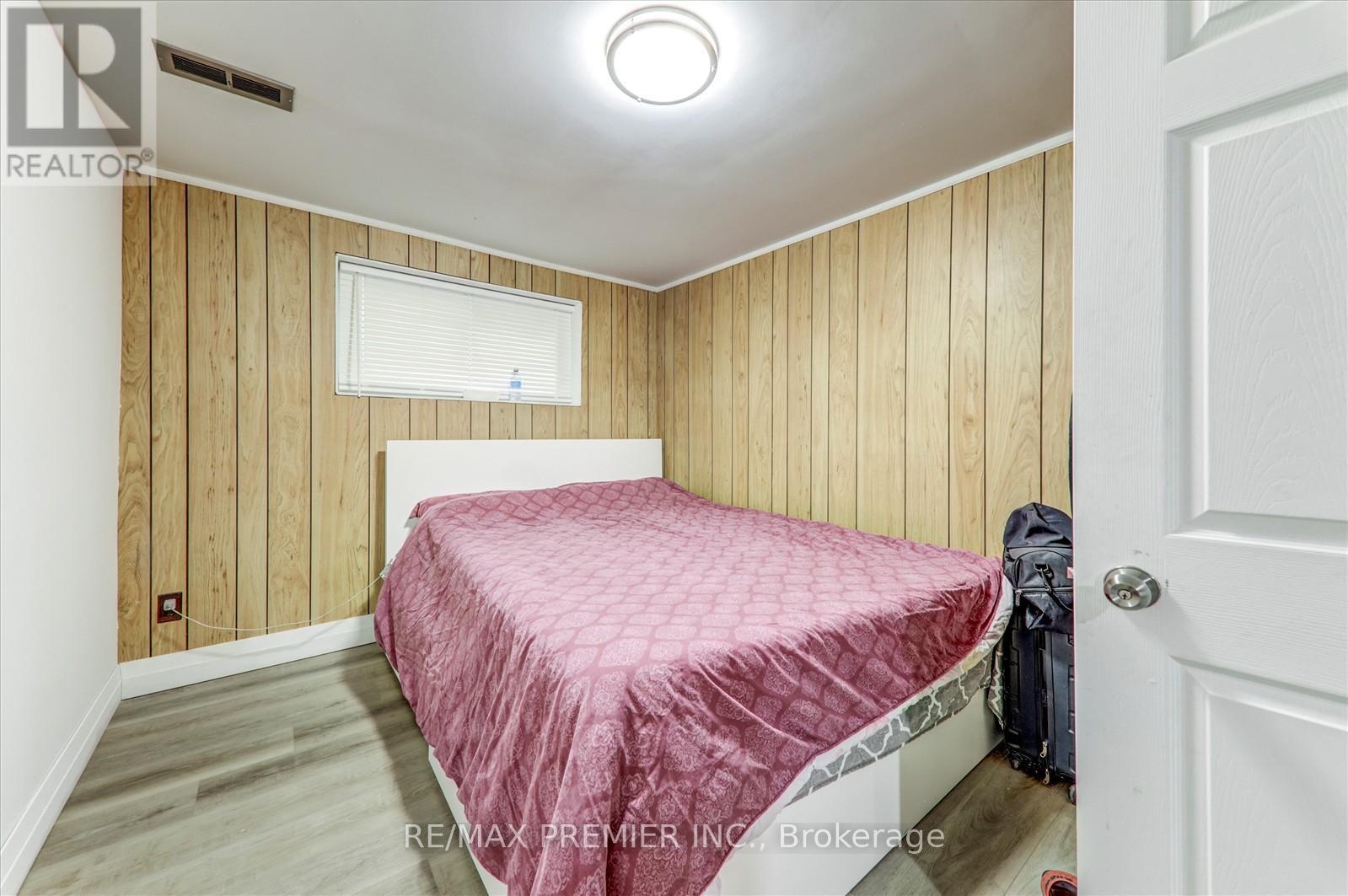 25 Secroft Crescent N, Toronto, Ontario  M3N 1R5 - Photo 28 - W12201523