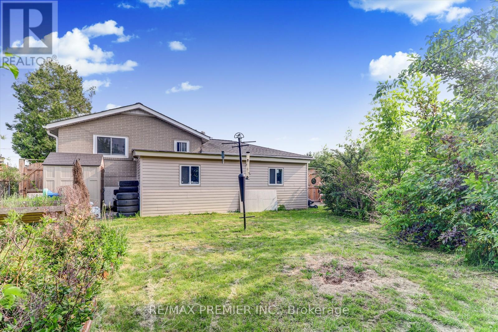 25 Secroft Crescent N, Toronto, Ontario  M3N 1R5 - Photo 32 - W12201523