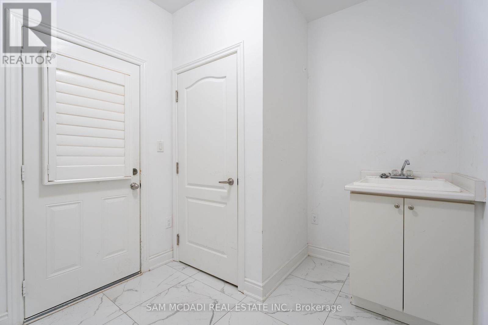 28 Clockwork Drive, Brampton, Ontario  L7A 4R8 - Photo 32 - W12201539