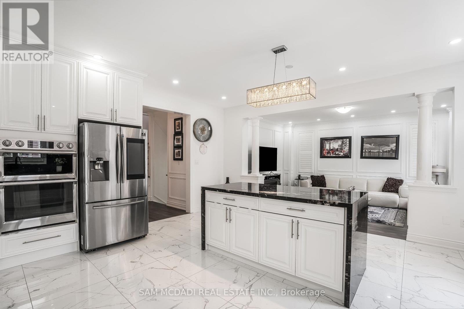 28 Clockwork Drive, Brampton, Ontario  L7A 4R8 - Photo 8 - W12201539