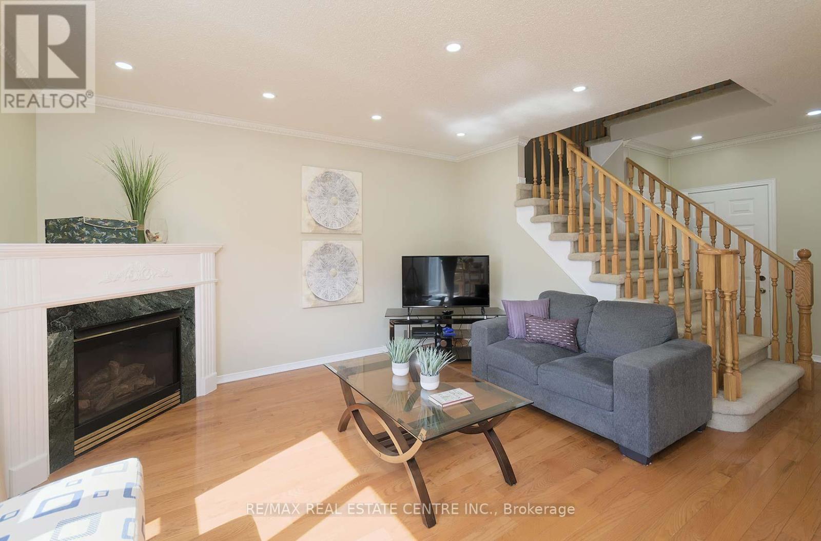 3686 Aruba Place, Mississauga, Ontario  L5M 6Z2 - Photo 5 - W12201547
