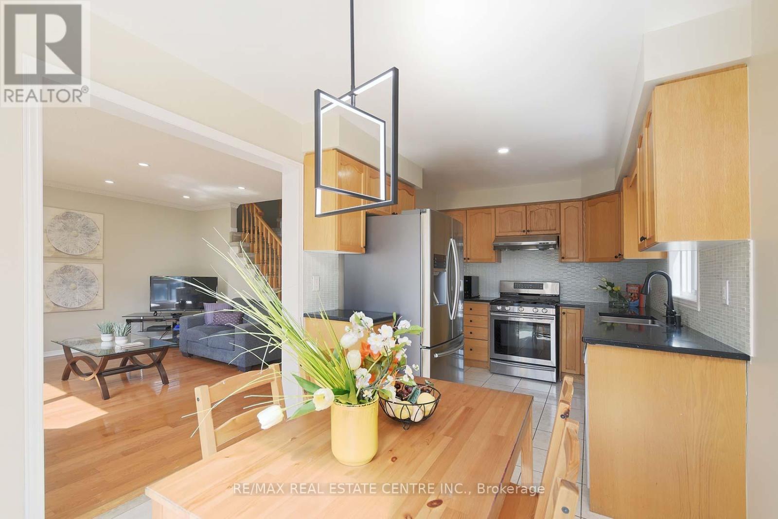 3686 Aruba Place, Mississauga, Ontario  L5M 6Z2 - Photo 8 - W12201547