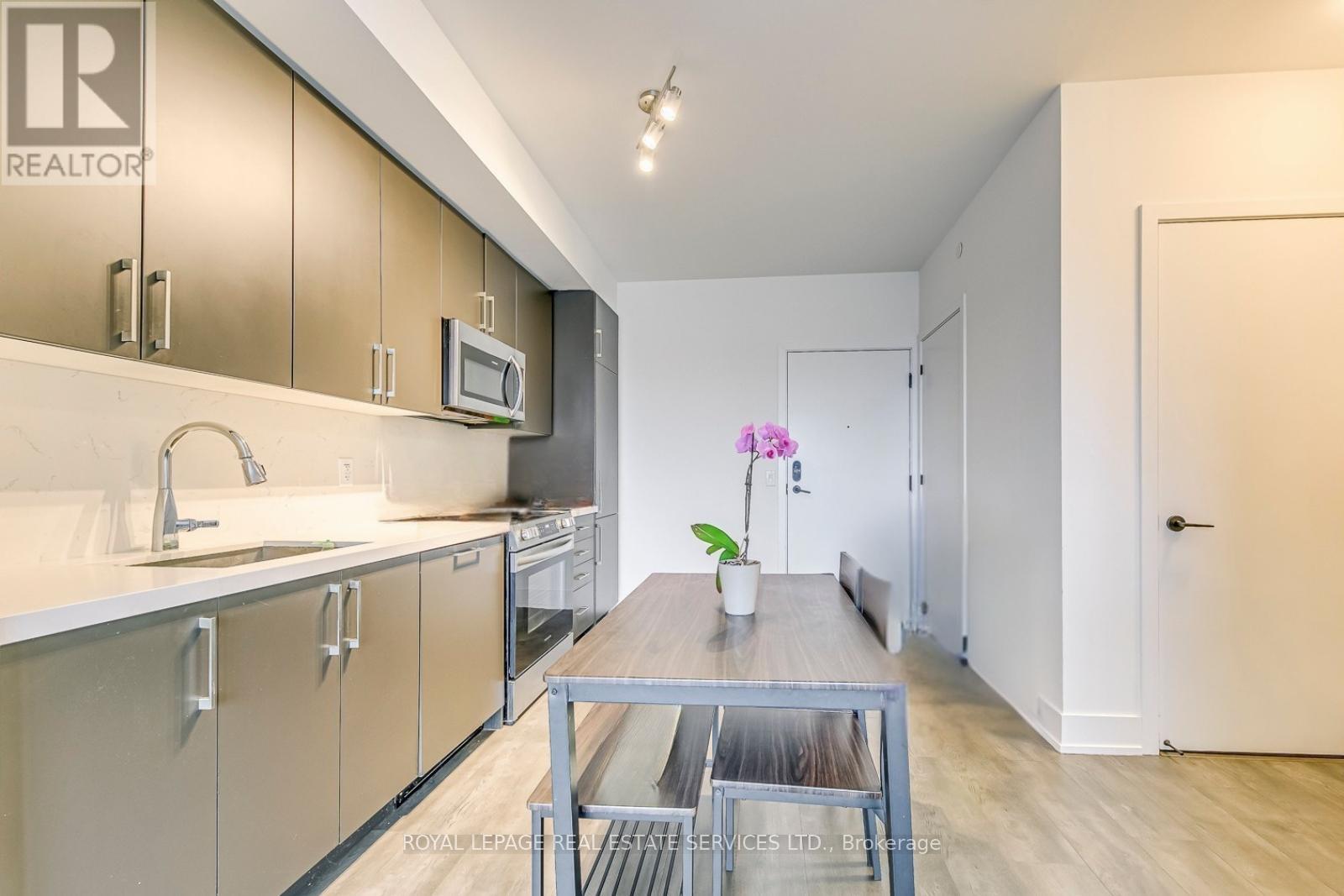 238 - 2450 Old Bronte Road, Oakville, Ontario  L6M 5P6 - Photo 2 - W12201619