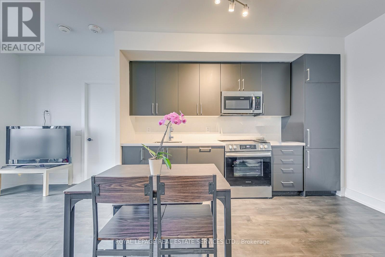 238 - 2450 Old Bronte Road, Oakville, Ontario  L6M 5P6 - Photo 3 - W12201619