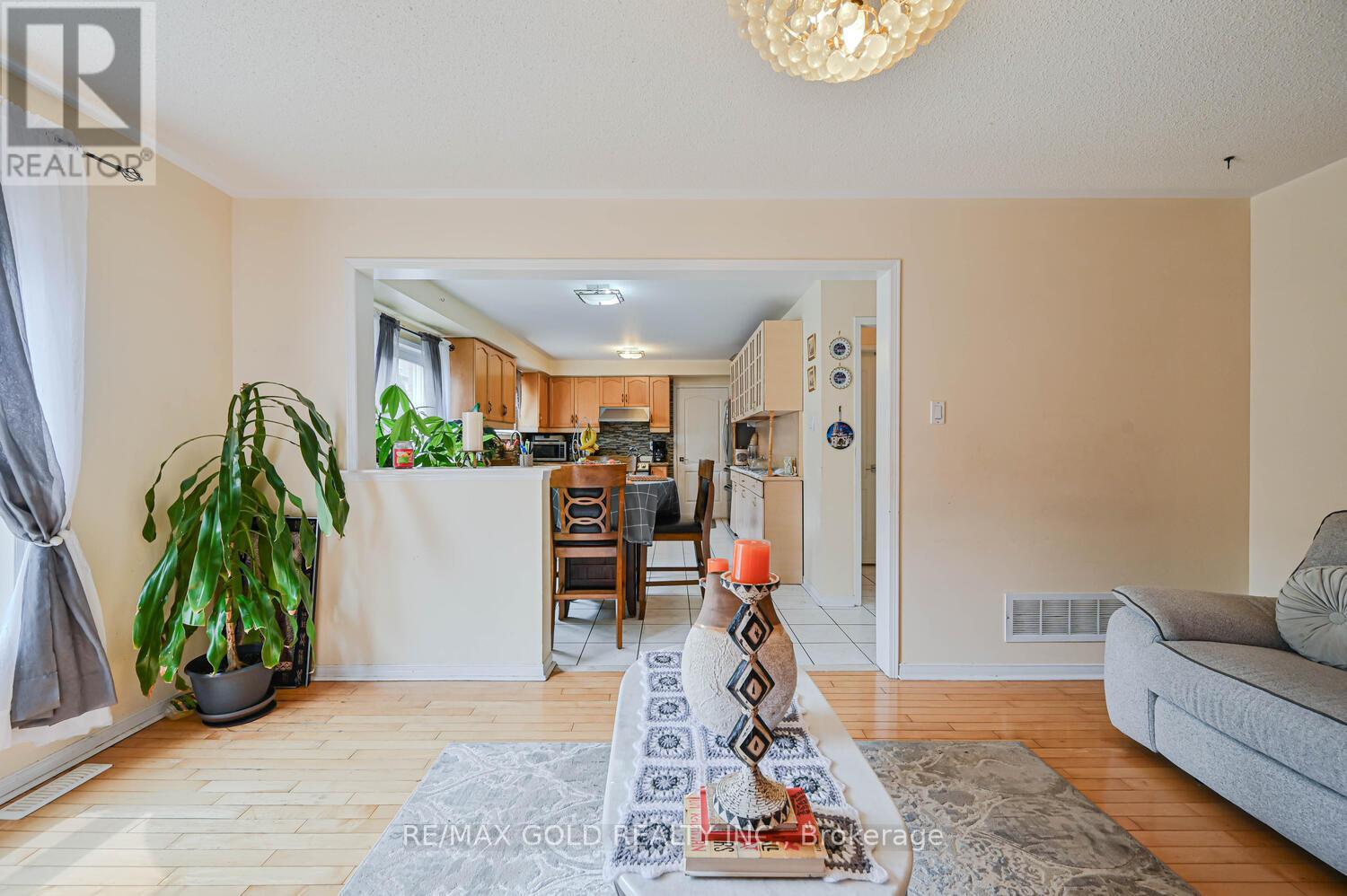 14 Grasshopper Way, Brampton, Ontario  L6R 2J6 - Photo 14 - W12201665
