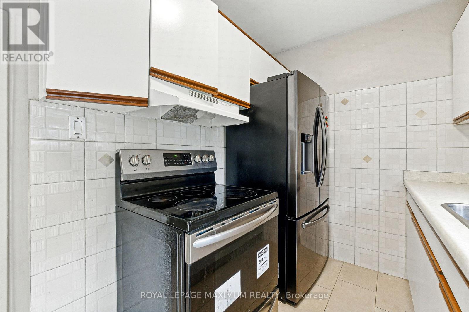 32 Fennimore Crescent, Toronto, Ontario  M3N 1G8 - Photo 15 - W12201677