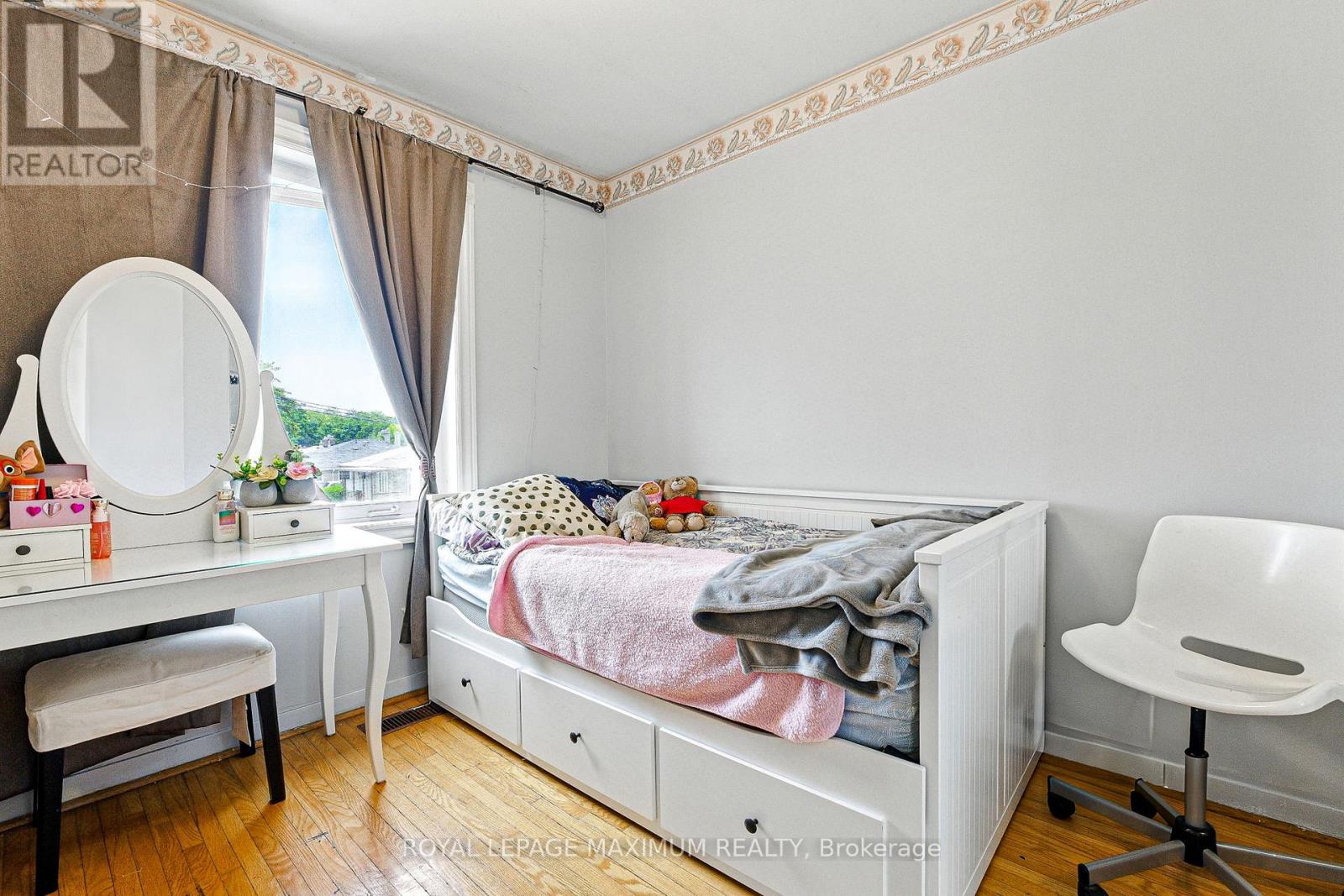 32 Fennimore Crescent, Toronto, Ontario  M3N 1G8 - Photo 22 - W12201677