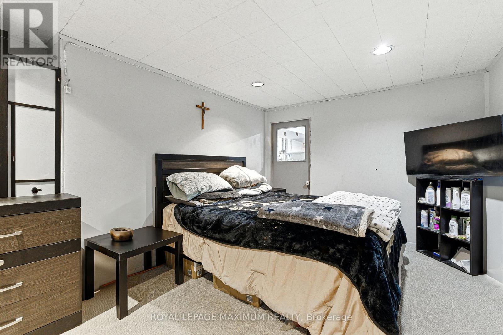 32 Fennimore Crescent, Toronto, Ontario  M3N 1G8 - Photo 31 - W12201677