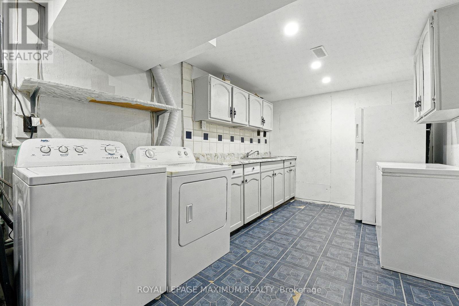 32 Fennimore Crescent, Toronto, Ontario  M3N 1G8 - Photo 32 - W12201677