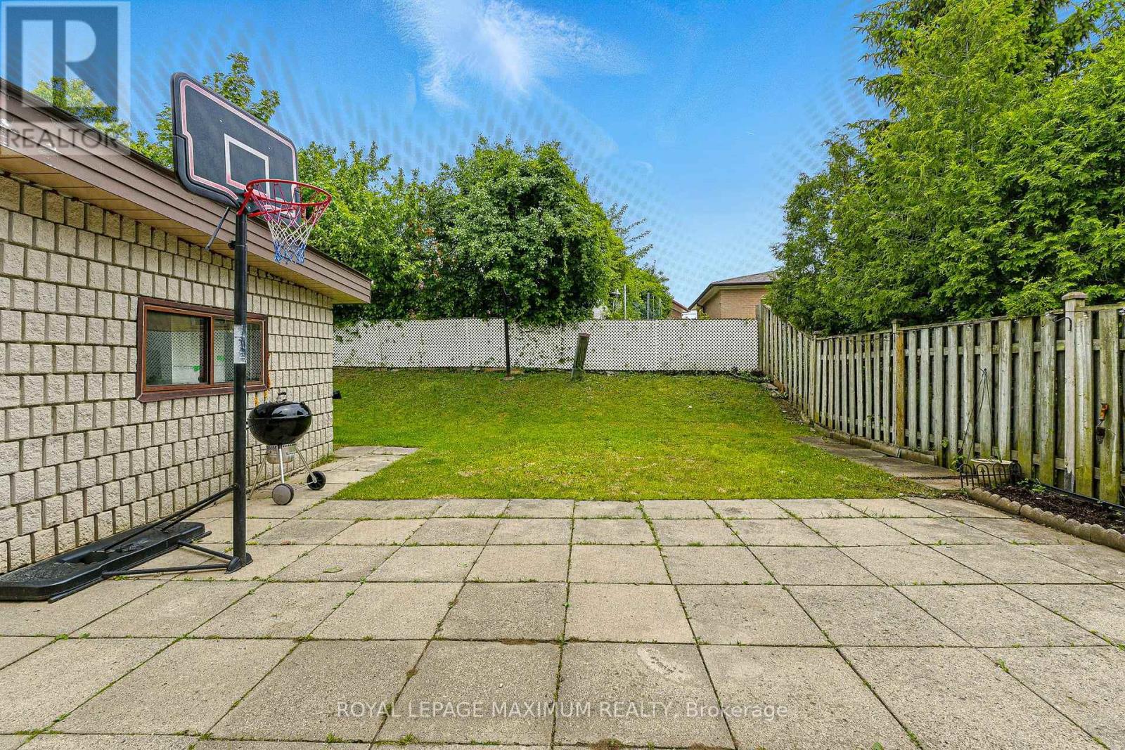 32 Fennimore Crescent, Toronto, Ontario  M3N 1G8 - Photo 35 - W12201677