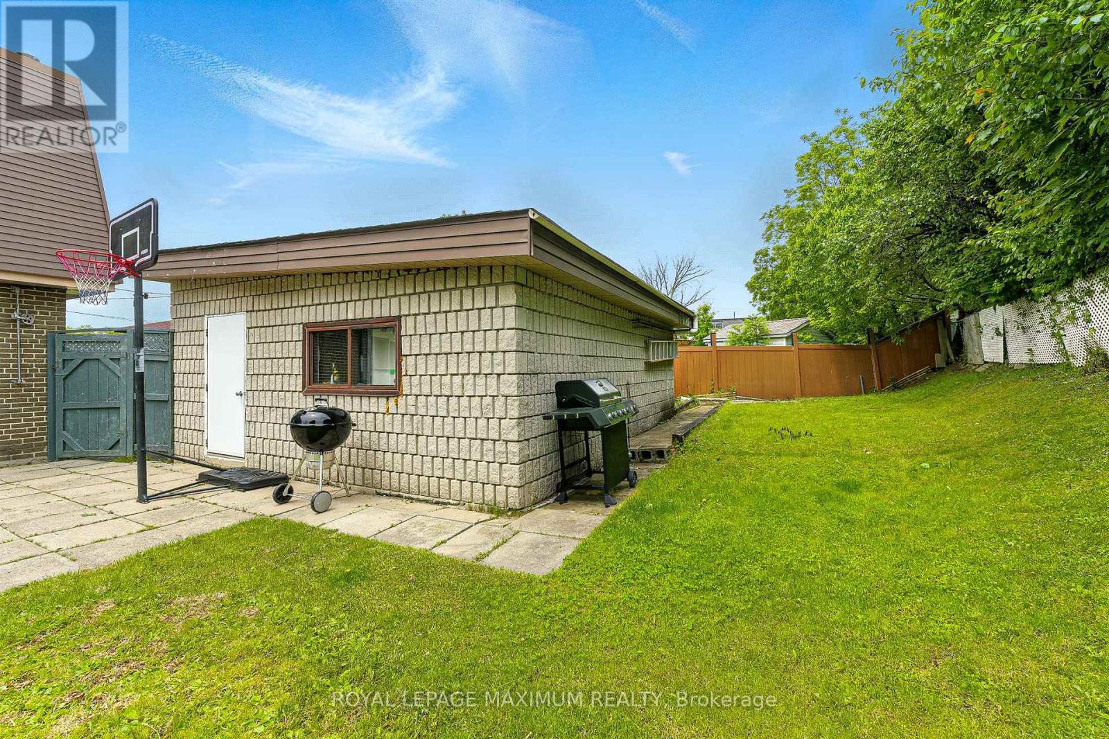 32 Fennimore Crescent, Toronto, Ontario  M3N 1G8 - Photo 37 - W12201677