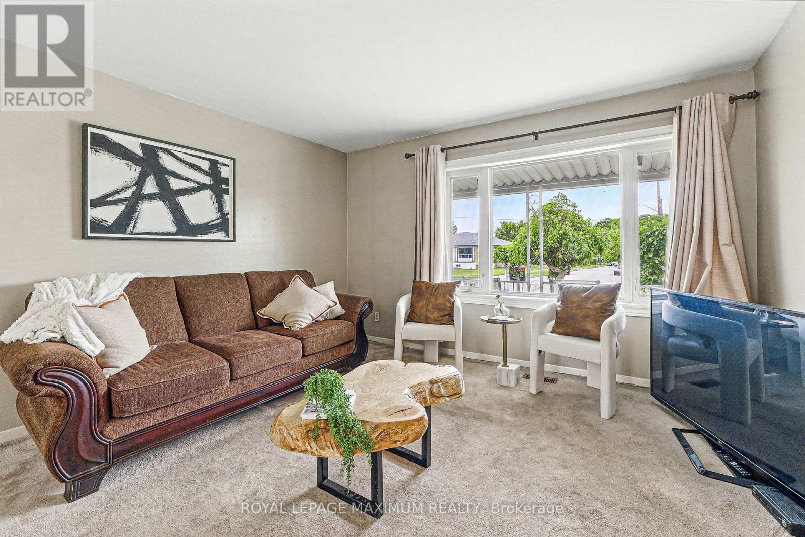 32 Fennimore Crescent, Toronto, Ontario  M3N 1G8 - Photo 6 - W12201677