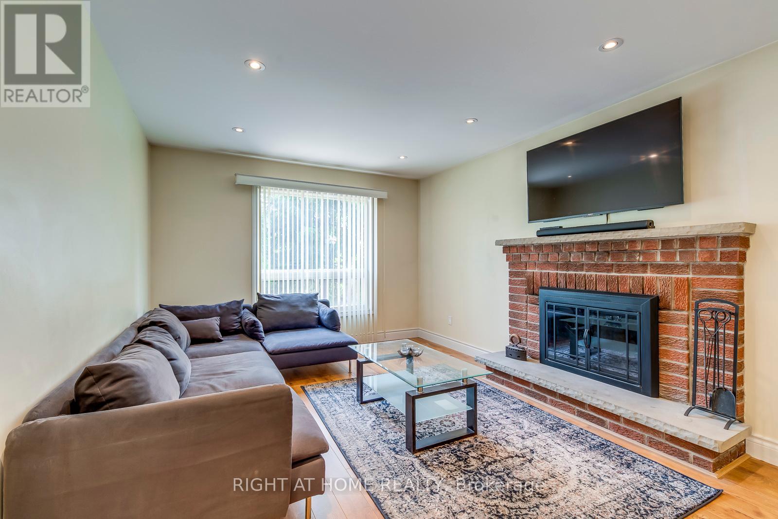 70 De Rose Avenue, Caledon, Ontario  L7E 1A8 - Photo 15 - W12201737
