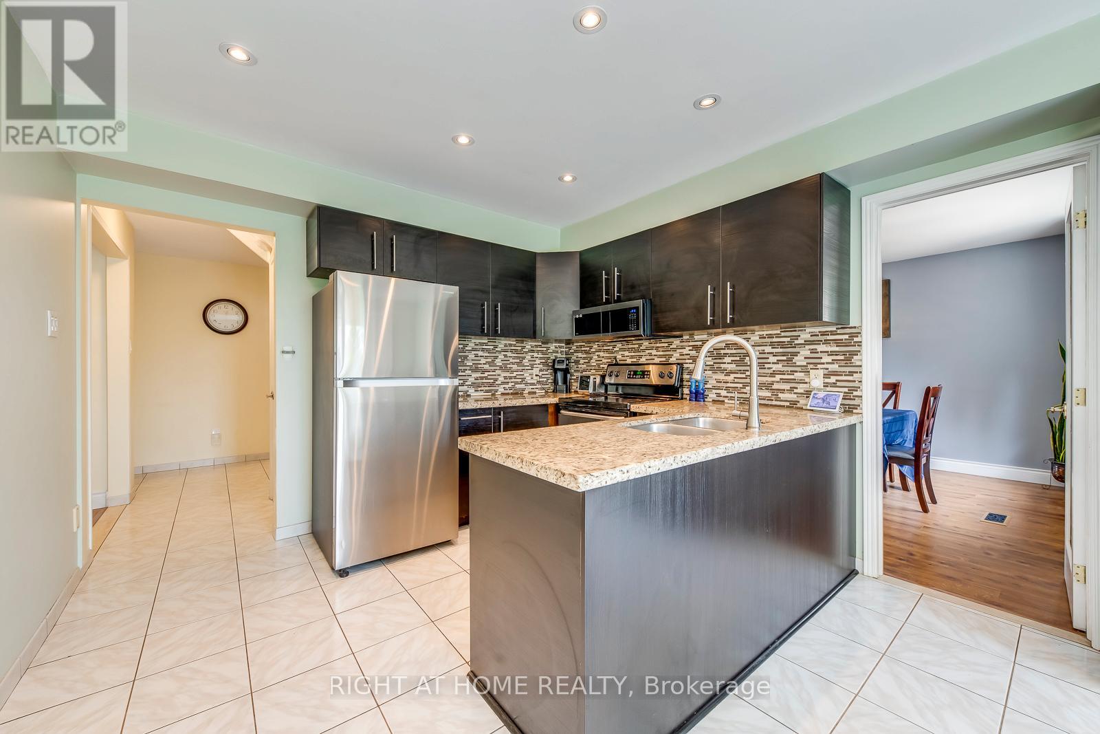 70 De Rose Avenue, Caledon, Ontario  L7E 1A8 - Photo 17 - W12201737