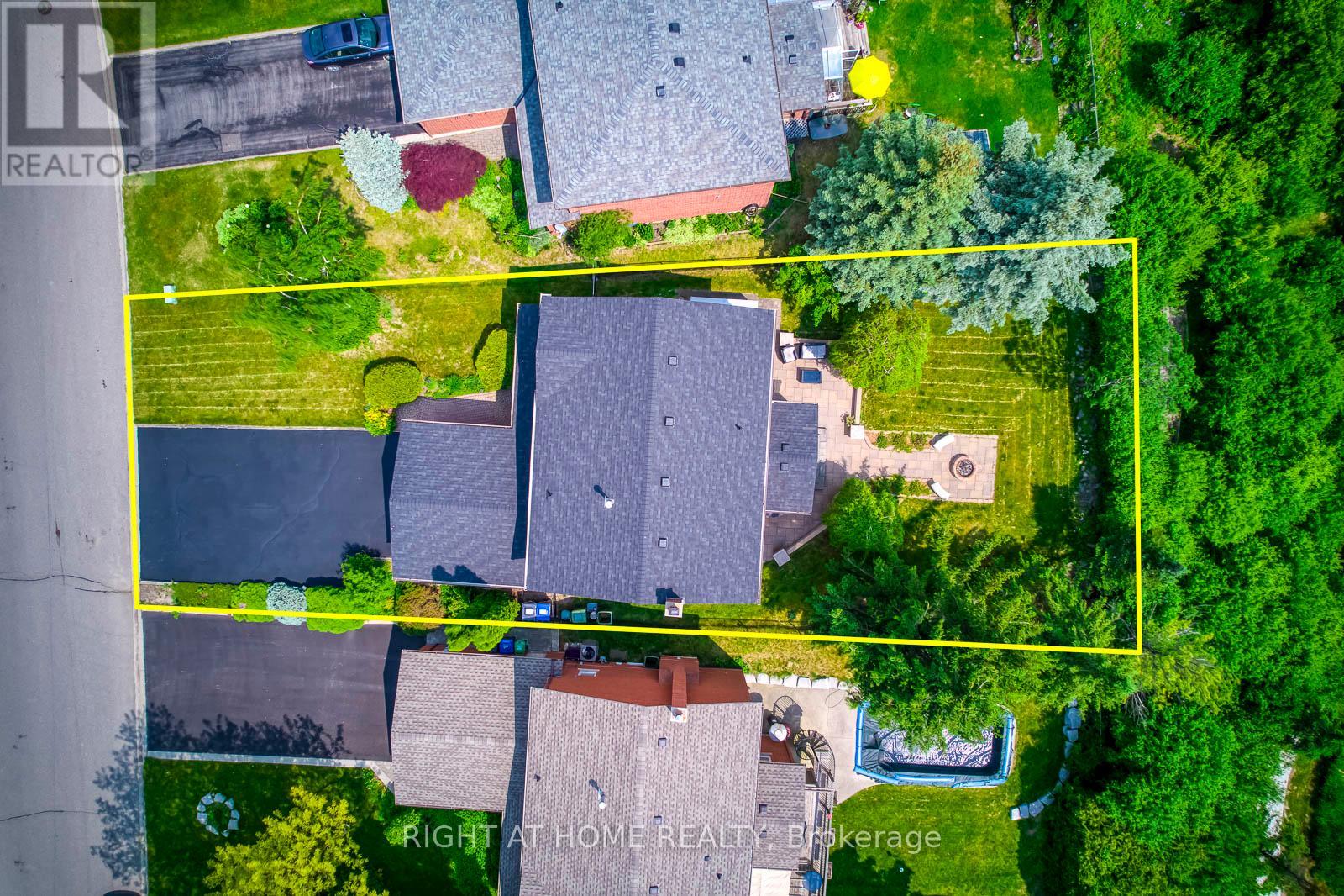 70 De Rose Avenue, Caledon, Ontario  L7E 1A8 - Photo 3 - W12201737