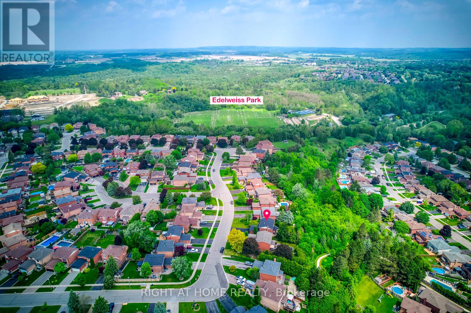 70 De Rose Avenue, Caledon, Ontario  L7E 1A8 - Photo 6 - W12201737