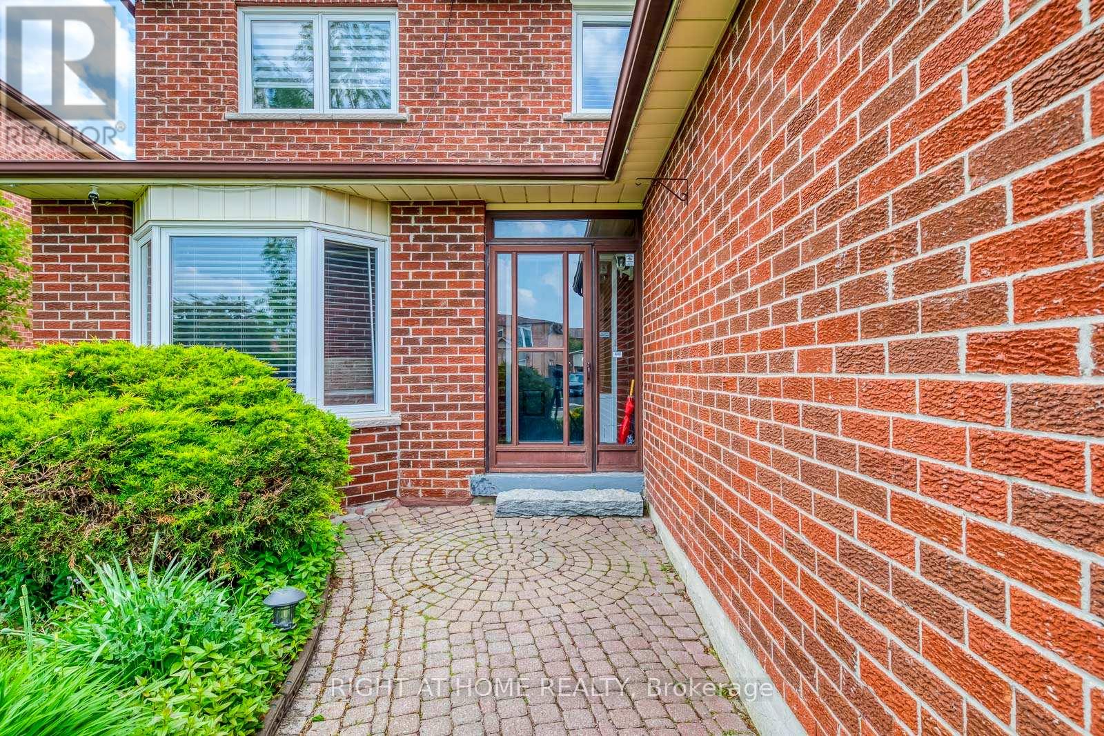 70 De Rose Avenue, Caledon, Ontario  L7E 1A8 - Photo 8 - W12201737
