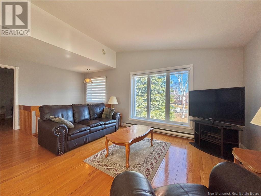 784 St Pierre, Beresford, New Brunswick  E8K 1S1 - Photo 6 - NB118441