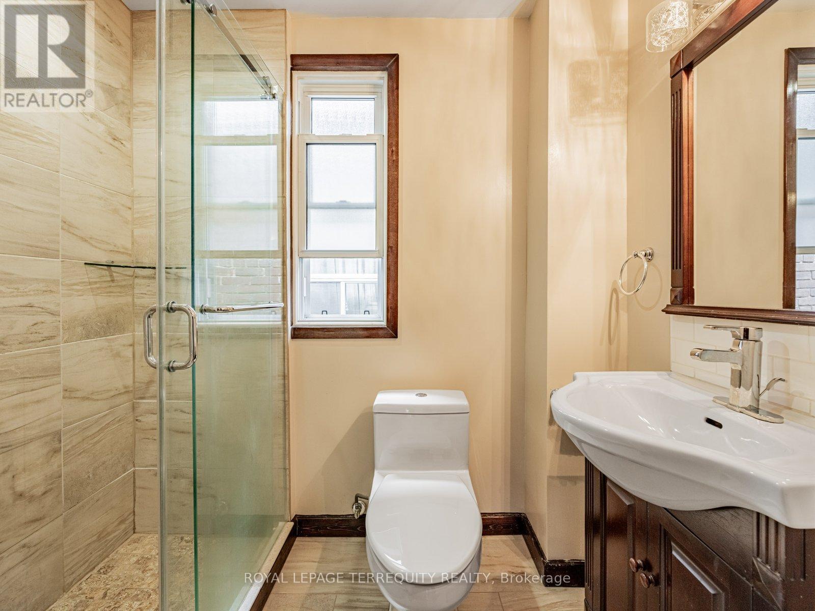 578 Durie Street, Toronto, Ontario  M6S 3H1 - Photo 7 - W12175358