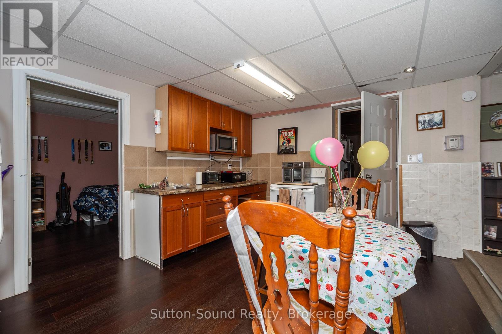 351 14th Street E, Owen Sound, Ontario  N4K 1W8 - Photo 39 - X12201820