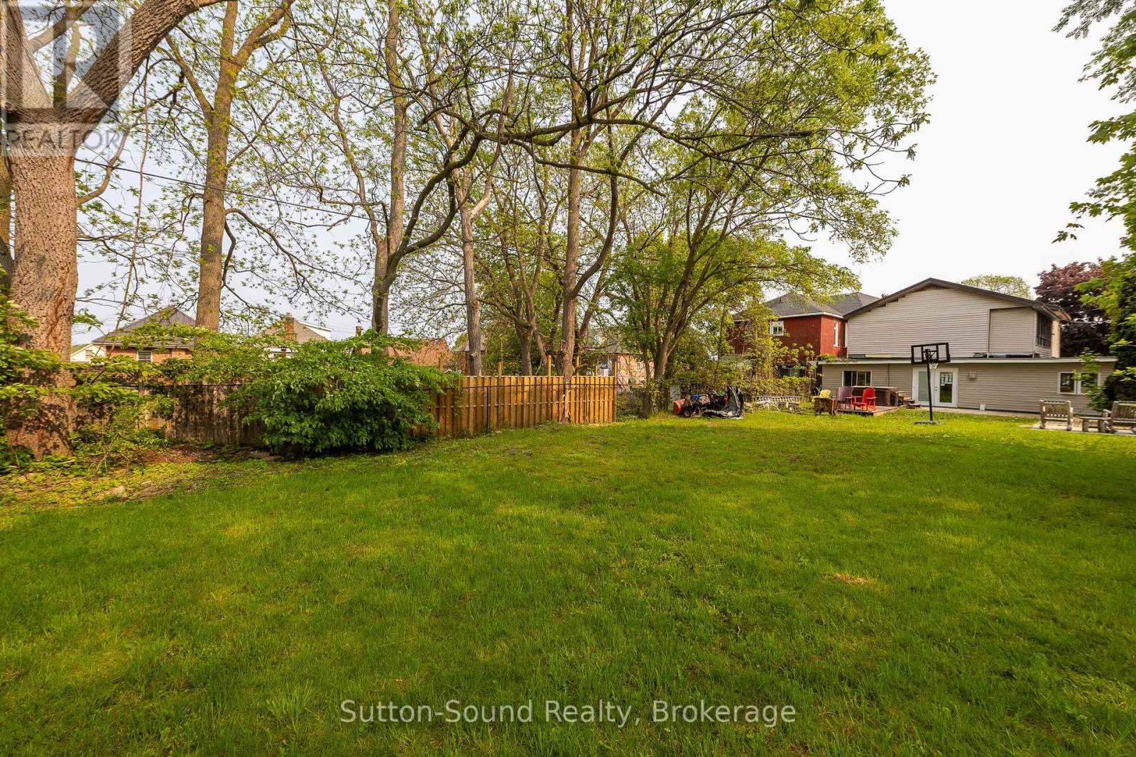 351 14th Street E, Owen Sound, Ontario  N4K 1W8 - Photo 7 - X12201820