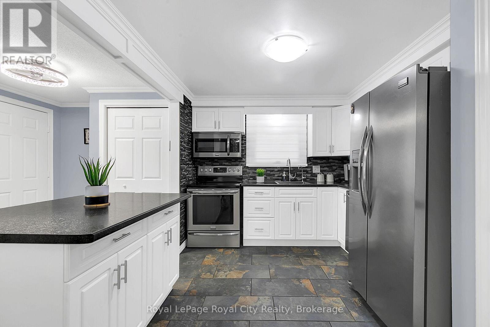 19 Burton Road, Guelph, Ontario  N1H 8A6 - Photo 10 - X12201863