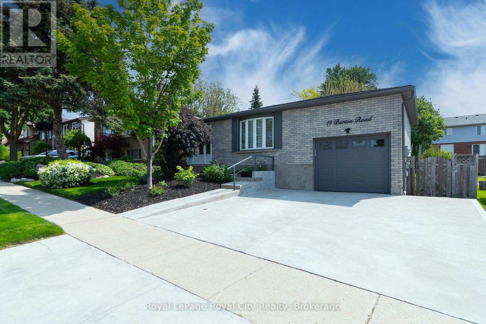19 Burton Road, Guelph, Ontario  N1H 8A6 - Photo 2 - X12201863