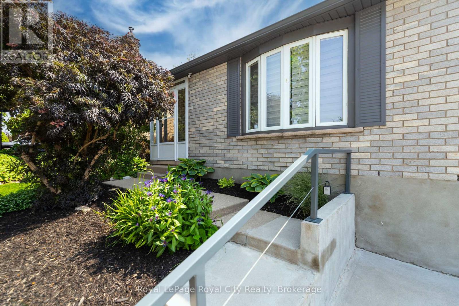 19 Burton Road, Guelph, Ontario  N1H 8A6 - Photo 4 - X12201863