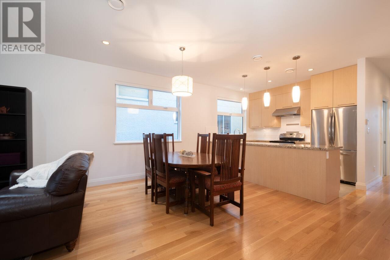 Listing Picture 19 of 36 : 117 W 26TH AVENUE, Vancouver / 溫哥華 - 魯藝地產 Yvonne Lu Group - MLS Medallion Club Member