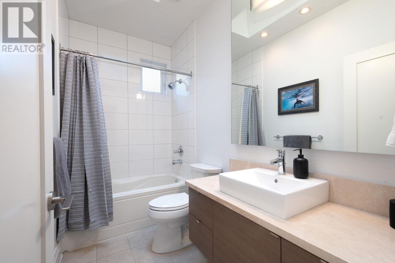 Listing Picture 9 of 36 : 117 W 26TH AVENUE, Vancouver / 溫哥華 - 魯藝地產 Yvonne Lu Group - MLS Medallion Club Member