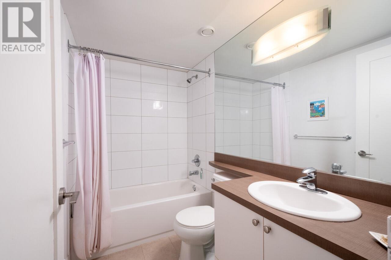 Listing Picture 30 of 36 : 117 W 26TH AVENUE, Vancouver / 溫哥華 - 魯藝地產 Yvonne Lu Group - MLS Medallion Club Member