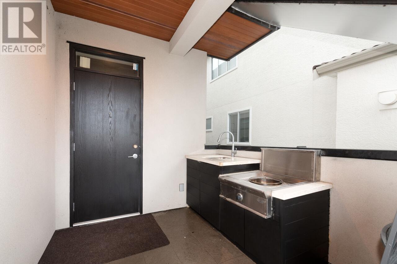 Listing Picture 34 of 36 : 117 W 26TH AVENUE, Vancouver / 溫哥華 - 魯藝地產 Yvonne Lu Group - MLS Medallion Club Member