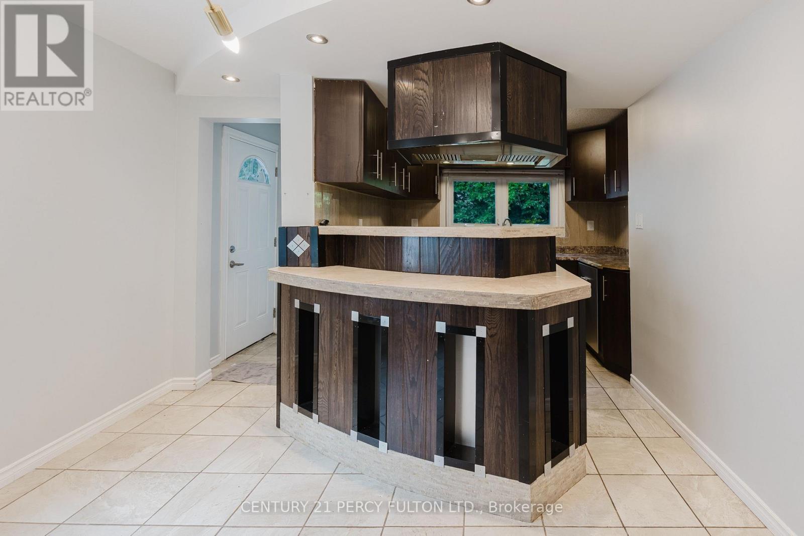 9 New Mountain Road, Hamilton, Ontario  L8G 2R4 - Photo 18 - X12201534