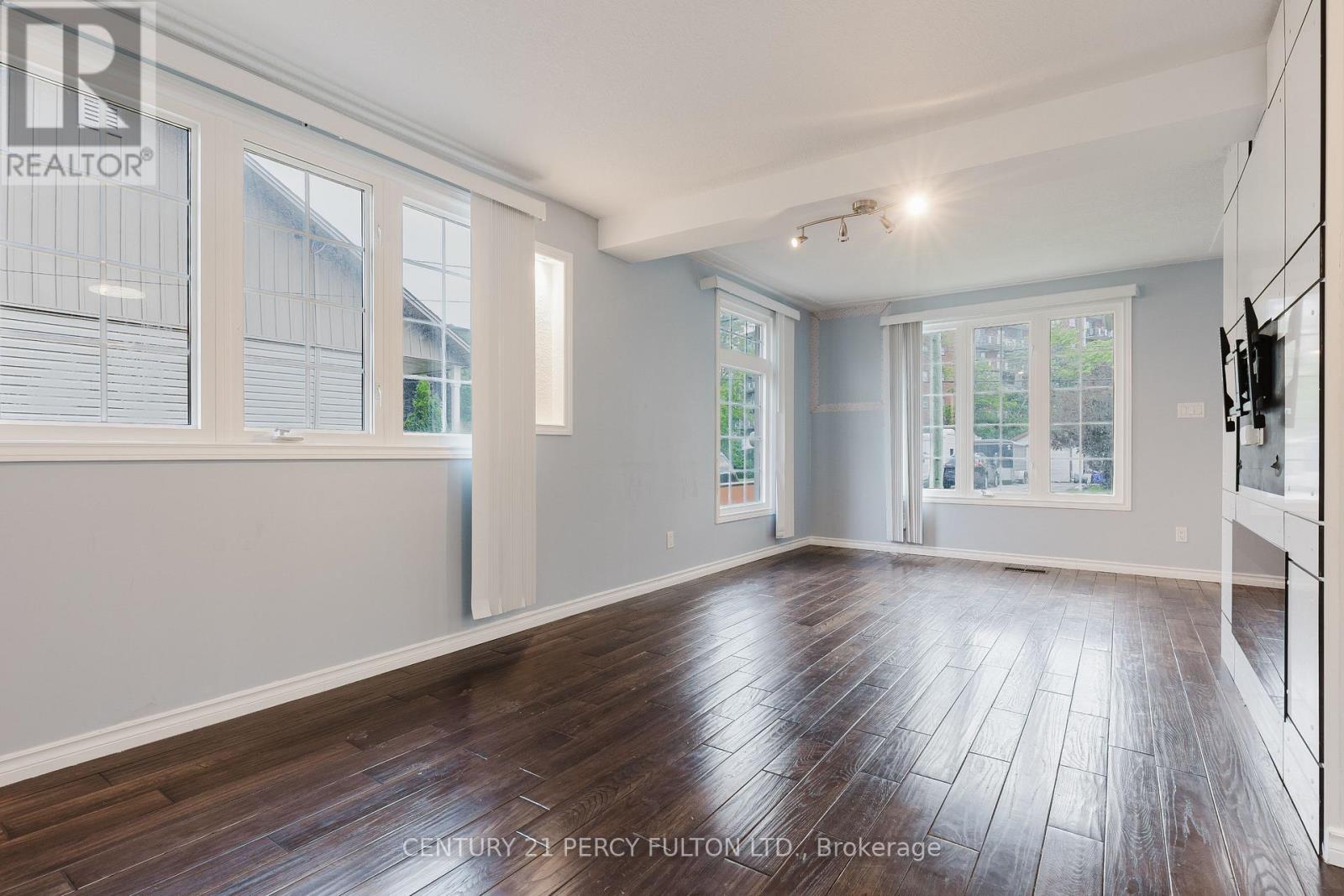 9 New Mountain Road, Hamilton, Ontario  L8G 2R4 - Photo 25 - X12201534
