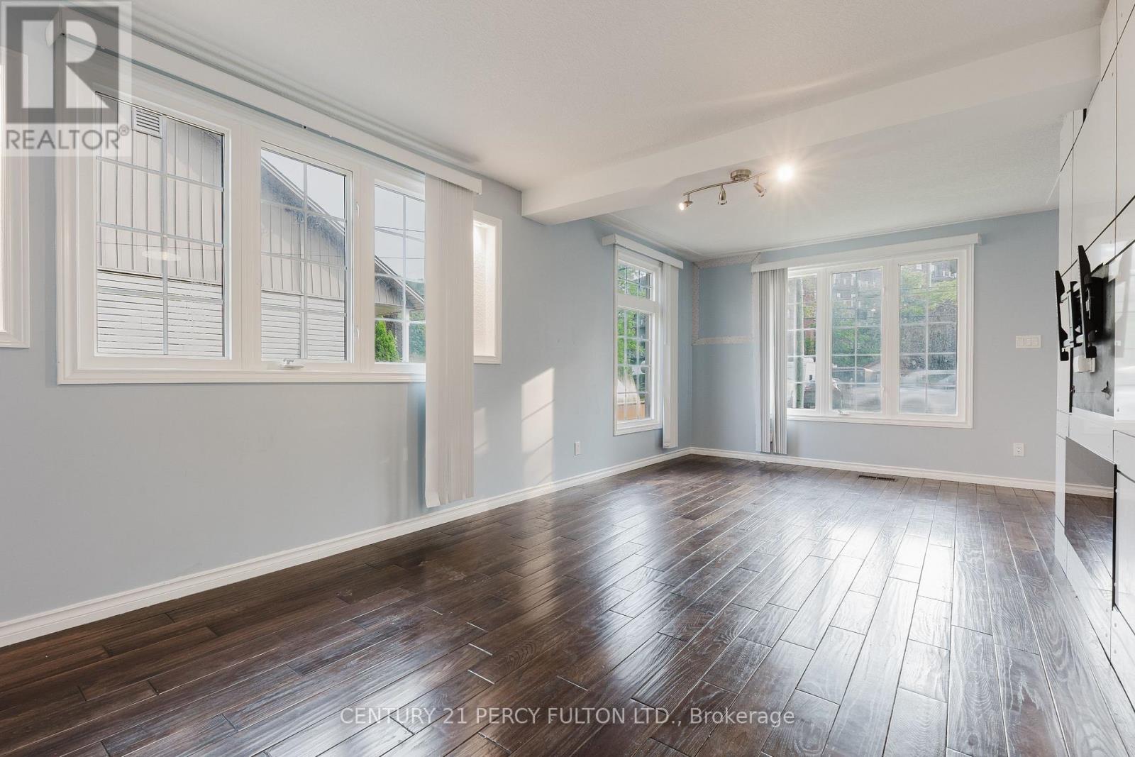 9 New Mountain Road, Hamilton, Ontario  L8G 2R4 - Photo 14 - X12201536