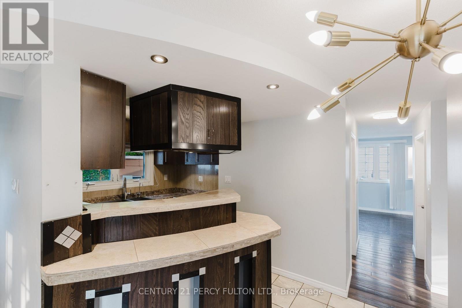 9 New Mountain Road, Hamilton, Ontario  L8G 2R4 - Photo 17 - X12201536